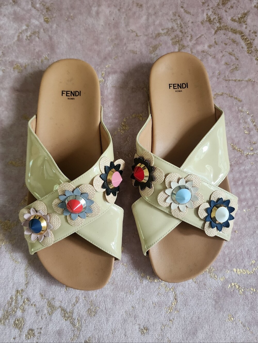 FENDI | Flowerland Slides Sandals in beige patent leather